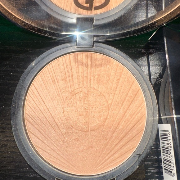 Giorgio Armani Luminous Silk Bronzer 90 - Picture 2 of 3